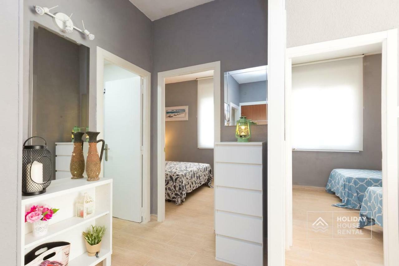 S12 - Beach Front Apartment --Free Wifi- Salou Extérieur photo