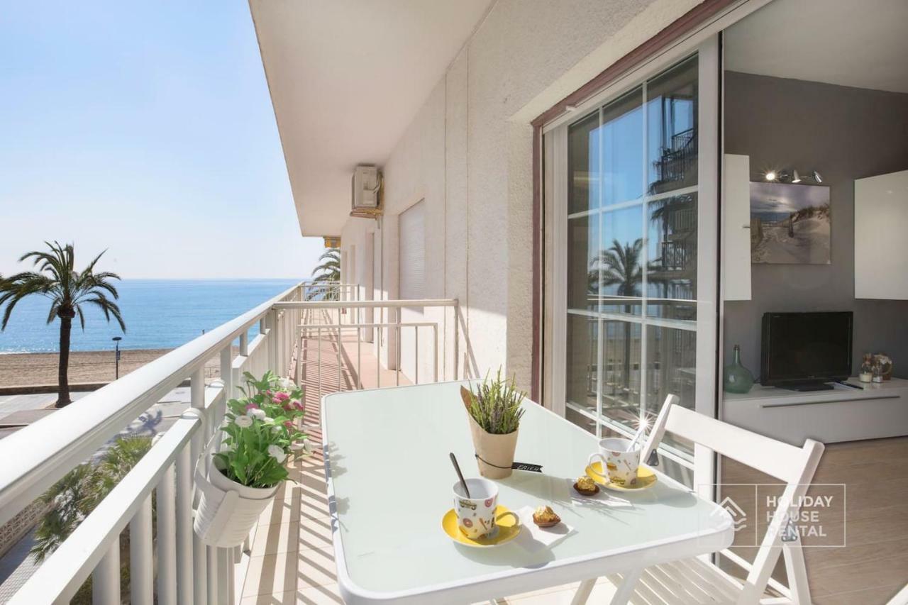 S12 - Beach Front Apartment --Free Wifi- Salou Extérieur photo