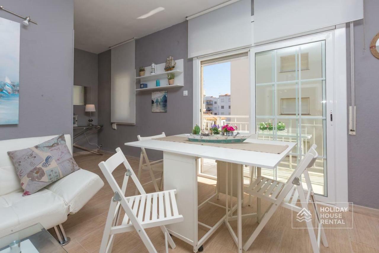 S12 - Beach Front Apartment --Free Wifi- Salou Extérieur photo