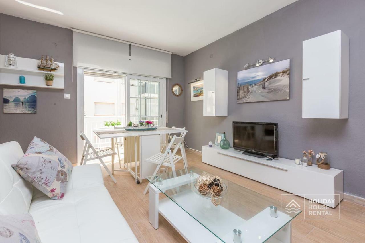 S12 - Beach Front Apartment --Free Wifi- Salou Extérieur photo